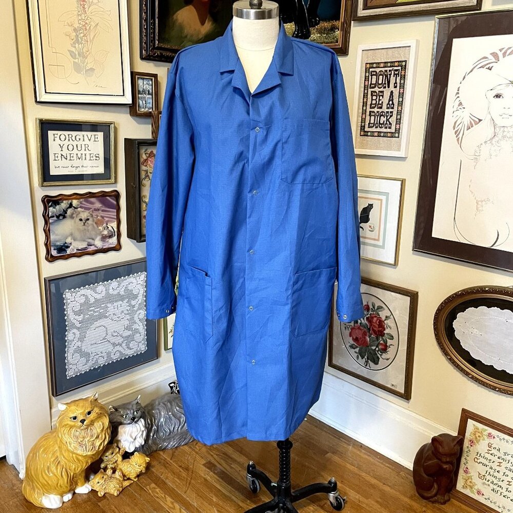 80s Vintage Worklon Blue Microstat Long Sleeve Lab Coat with 3 Pockets Size XL